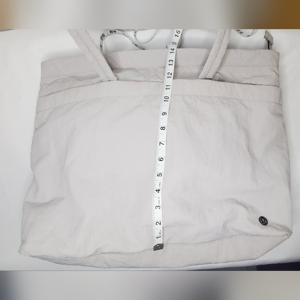 lululemon athletica Silver Grey Multipocket Tote Bag - Picture 16 of 16